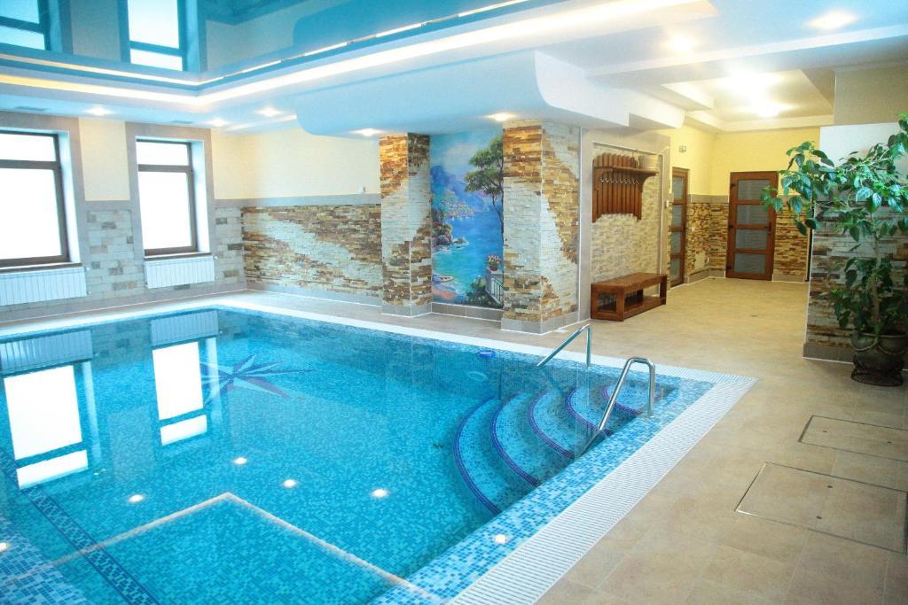 Karpaty Hotel Хуст Экстерьер фото