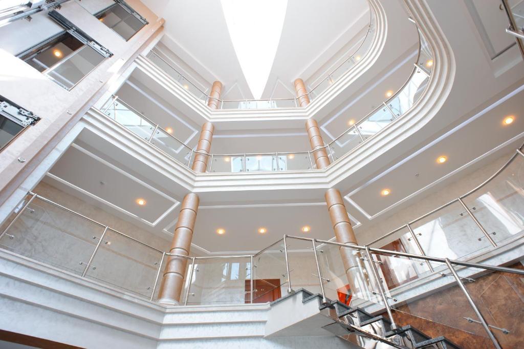Karpaty Hotel Хуст Экстерьер фото