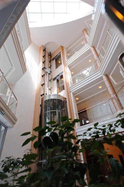 Karpaty Hotel Хуст Экстерьер фото