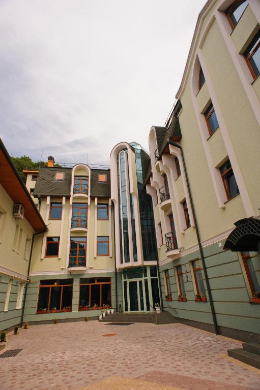 Karpaty Hotel Хуст Экстерьер фото